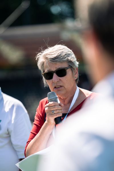 Ober­buer­ger­meis­te­rin von Goettingen bei der Begruessungsrede: Petra Broistedt (Stadt Goettingen) am 02.07.2022 waehrend den NLV+BLV Leichtathletik-Landesmeisterschaften im Jahnstadion in Goettingen (Tag 1)